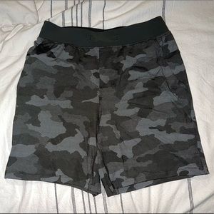 Lululemon T.H.E. Linerless Short 7” Size Medium